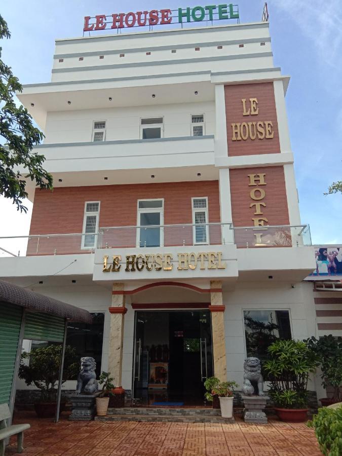 Le House Hotel Buon Ma Thuot Kültér fotó